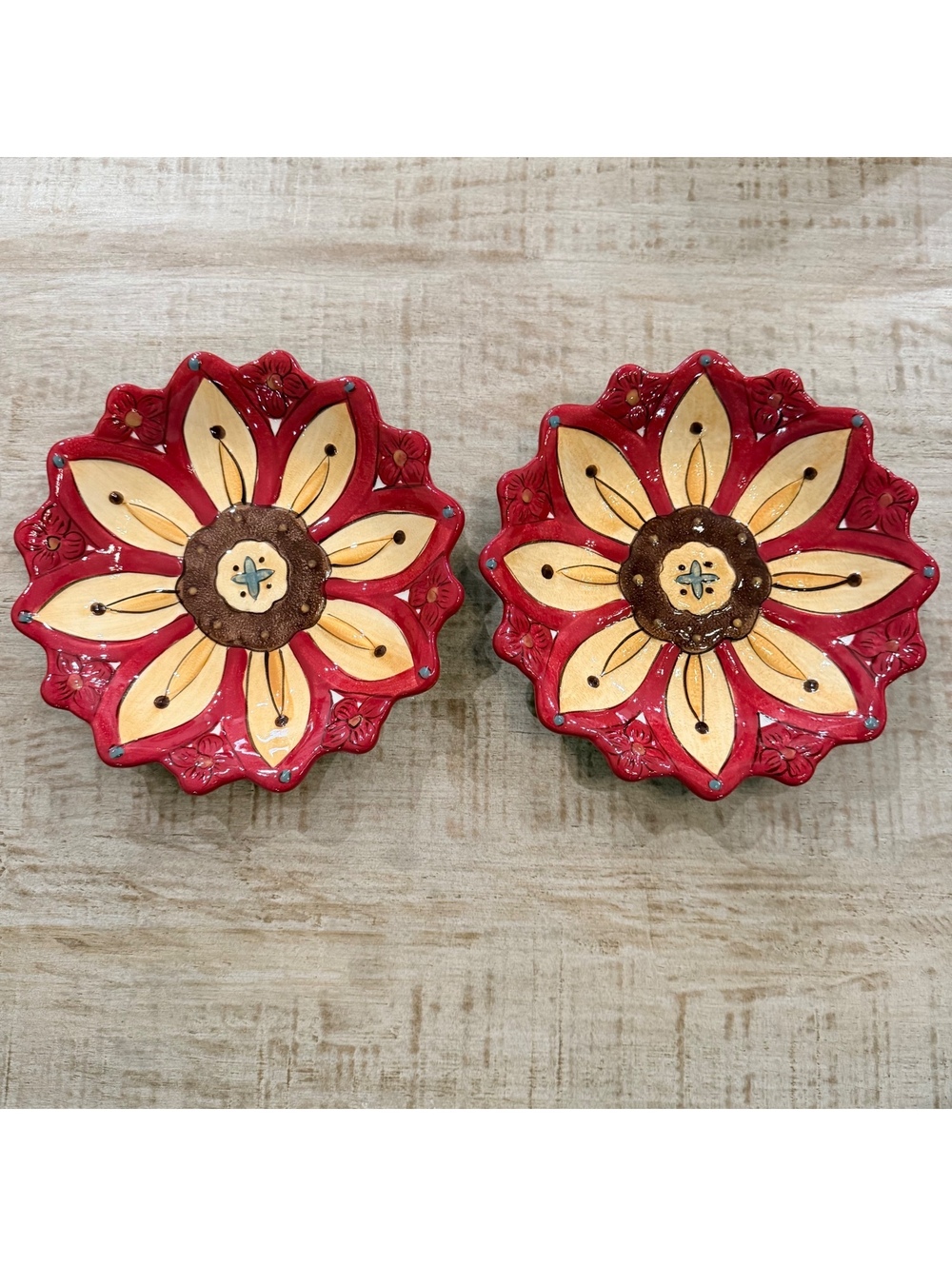 Pier 1 Imports Carynthum Floral Accent Plates Set of 2 Red 7.5” Discontinued
